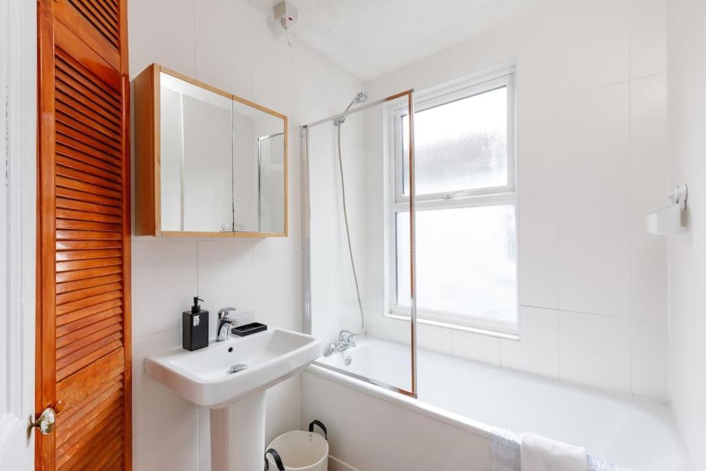 Charming 2 Bedroom Flat In Central Hove With Free Parking Eksteriør bilde